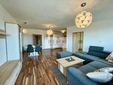 Na prenájom 2-izbový byt, 77 m², Bratislava-Nové Mesto, Hálkova