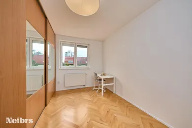 Na prenájom 3-izbový byt, 112 m², Bratislava-Ružinov, Kvetná