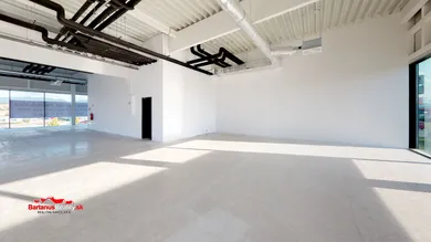 Na prenájom komerčné, 375 m², Trenčín