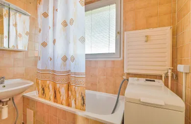 Na prenájom 3-izbový byt, 65 m², Nemešsegská