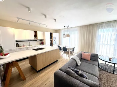 Byty na predaj 4-izbový, Bratislava-Karlova Ves · €465 000
