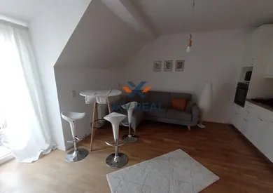 Na prenájom 1-izbový byt, 30 m², Bratislava-Staré Mesto, Panská
