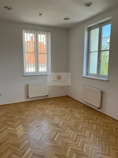 Na prenájom komerčné, 148 m², Bratislava-Staré Mesto, Štefánikova