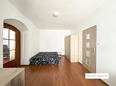 Na predaj 3-izbový byt, 68 m², Banská Bystrica, Námestie SNP