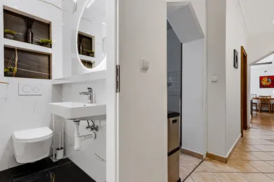 Na predaj 2-izbový byt, 43 m², Bratislava-Nové Mesto, Vajnorská