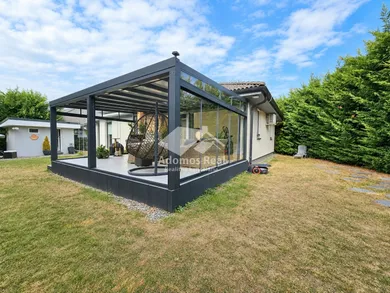 Domy na sprzedaż, 4-pokojowe, Košice-Krásna · €419 000