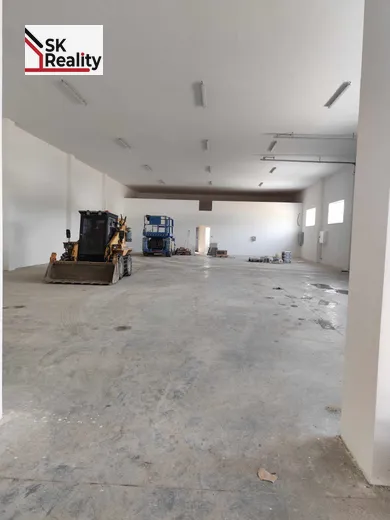 Na prenájom komerčné, 150 m², Komárno