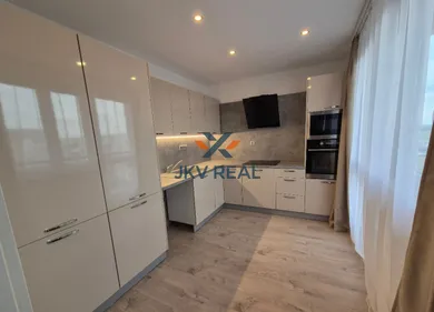 Na predaj 2-izbový byt, 56 m², Dunajská Streda
