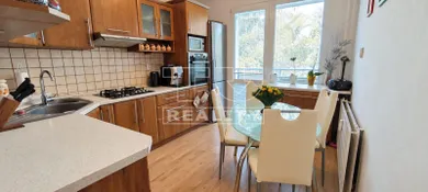 Na predaj 4-izbový byt, 86 m², Banská Bystrica