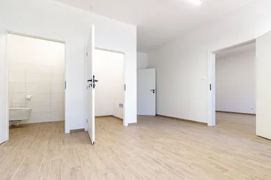 Na prenájom komerčné, 76 m², Stupava, Hlavná