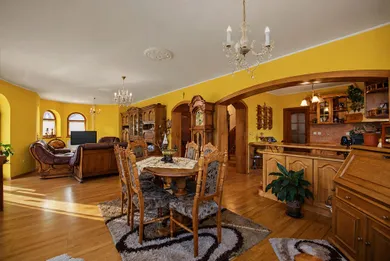 Na predaj 6-izbový dom, 220 m², Breza