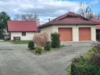 Na predaj 4-izbový dom, 160 m², Nové Hony, žiadna