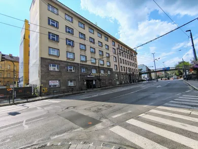 Na prenájom komerčné, 27 m², Bratislava-Staré Mesto, Štefánikova