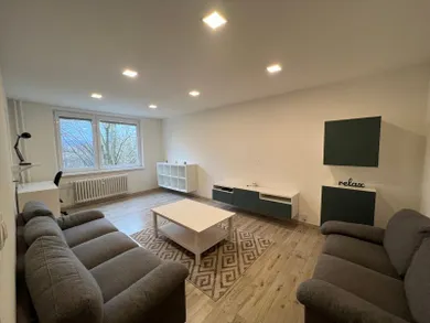 Byty na prenájom 2-izbový, Trenčín · €630