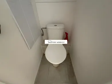 Na prenájom 2-izbový byt, 55 m², Bratislava-Ružinov, Meteorová