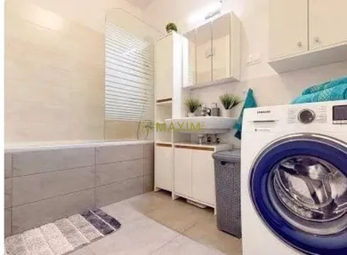 Na predaj 3-izbový byt, 69 m², Bratislava-Petržalka, Zuzany Chalupovej