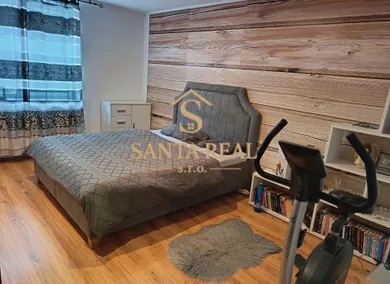 Na predaj dom, 580 m², Levice