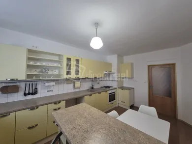 Na prenájom 3-izbový byt, 109 m², Trenčín, Halalovka
