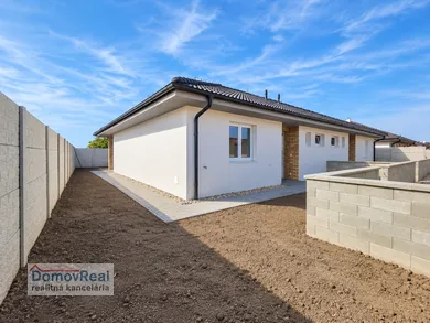 Na predaj 3-izbový dom, 80 m², Ohrady, Slnečná