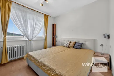 Na predaj 3-izbový byt, 77 m², Bratislava-Dúbravka, Húščavova