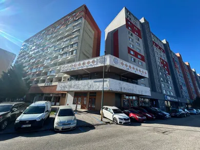 Na prenájom objekt v Bratislava-Petržalka · €2 000 · Pôvodný stav