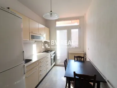 Mieszkania na wynajem, 2-pokojowe, Prievidza · €480