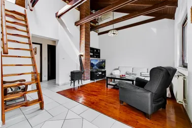 Na predaj 3-izbový dom, 130 m², Bratislava-Staré Mesto, Korabinského