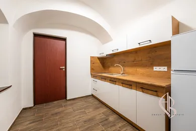Na prenájom komerčné, 120 m², Banská Bystrica, Dolná