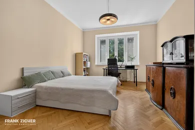 Na predaj 4-izbový byt, 100 m², Bratislava-Staré Mesto, Panenská