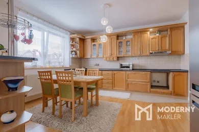 Na predaj dom, 223 m², Kysucký Lieskovec