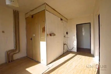 Na predaj 2-izbový byt, 47 m², Želiezovce, Sládkovičova