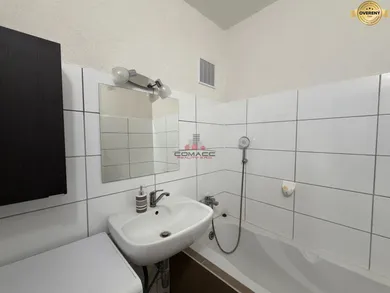 Na prenájom 2-izbový byt, 53 m², Piešťany, Adama Trajana