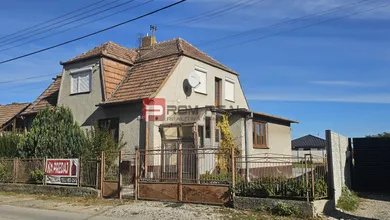 Domy na sprzedaż, 3-pokojowe, Slovenský Grob · €249 000