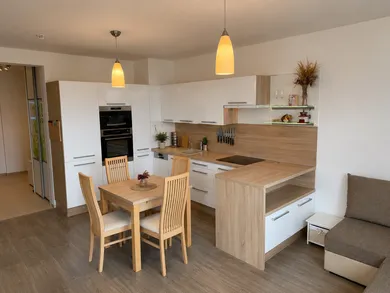 Mieszkania na wynajem, 2-pokojowe, Bratislava-Rača · €850