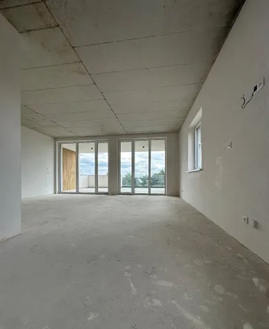 Na predaj 3-izbový byt, 90 m², Vinné