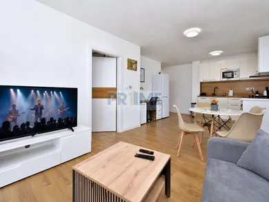 Na prenájom 2-izbový byt, 45 m², Bratislava-Petržalka