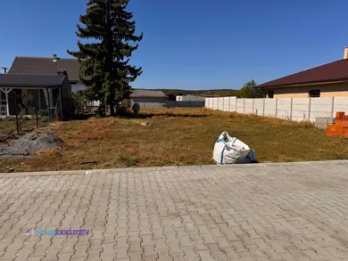 Na predaj pozemok, 596 m², Lučenec, Hladký majer