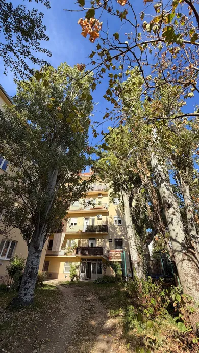 Na predaj 3-izbový byt, 90 m², Nové Zámky, F. Kapisztóryho