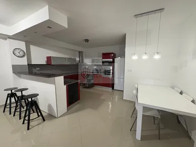 Квартири на продаж, 3-кімнатні, Bratislava-Karlova Ves · €379 000