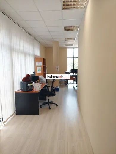 Na prenájom komerčné, 140 m², Bratislava-Nové Mesto, Račianska