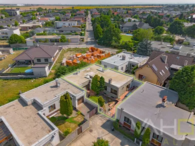 Domy na sprzedaż, 4-pokojowe, Trnava · €299 000