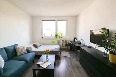 Na predaj 1-izbový byt, 38 m², Bratislava-Dúbravka, Karola Adlera