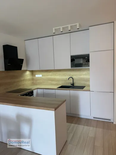Na predaj 2-izbový byt, 66 m², Bratislava-Ružinov, Jarabinková