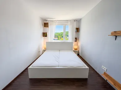 Na predaj 2-izbový byt, 59 m², Bratislava-Lamač
