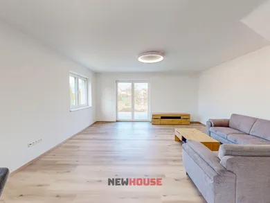 Na prenájom 4-izbový dom, 127 m², Trenčianska Turná