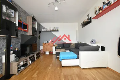 Квартиры на продажу, 3-комнатные, Pezinok · €198 000