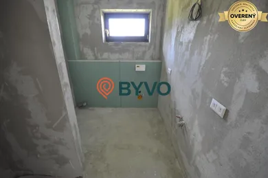 Na predaj 5-izbový dom, 240 m², Stupava