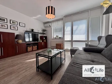 Na predaj 2-izbový byt, 54 m², Piešťany, Valová