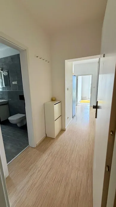 Na prenájom 2-izbový byt, 51 m², Bratislava-Petržalka, Bosákova