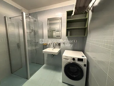 Na prenájom 2-izbový byt, 56 m², Bratislava-Nové Mesto, Račianska